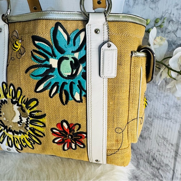 Coach Floral straw Tote Bag with matching wristlet - collectors piece - ENC - Picture 8 of 14